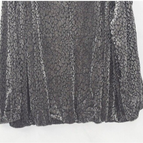 NWT JM Collection animal print velour top - Picture 3 of 4